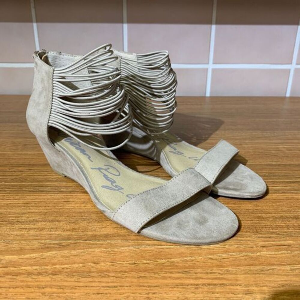 American Rag Strappy Suede Wedge Sandals Boho Fringe Tassel Ankle Zip Womens 9.5